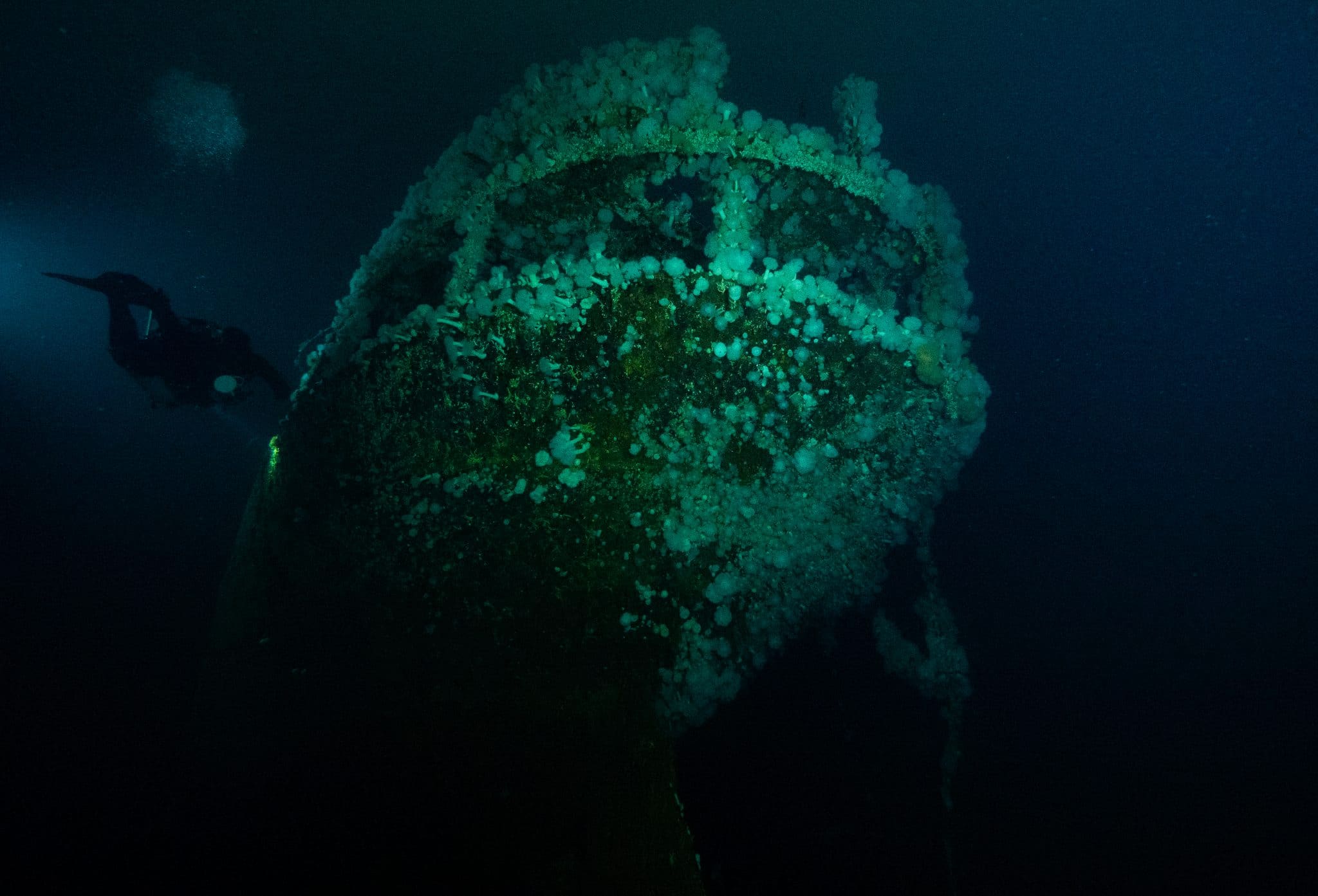 Dive to the Wreck of the Brenton Reef Lightship, LV39 